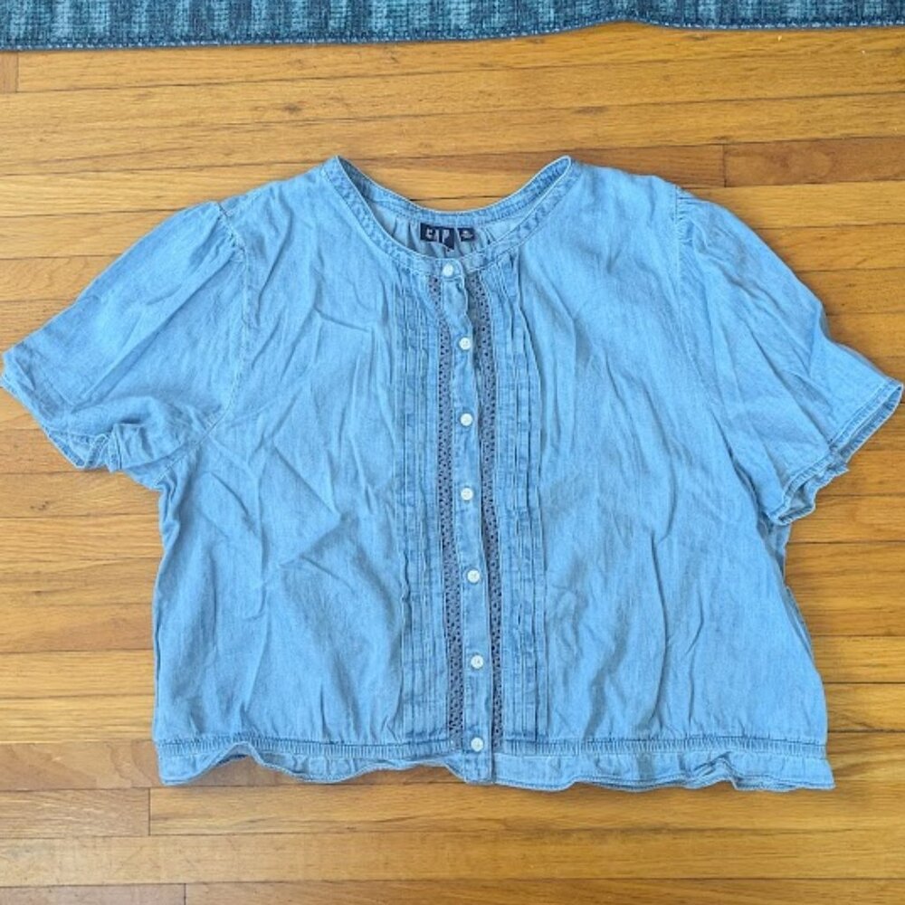 GAP Women Sz XL Shirt Top Denim Lace Trimmed Cropped Flutter Sleeve Blue